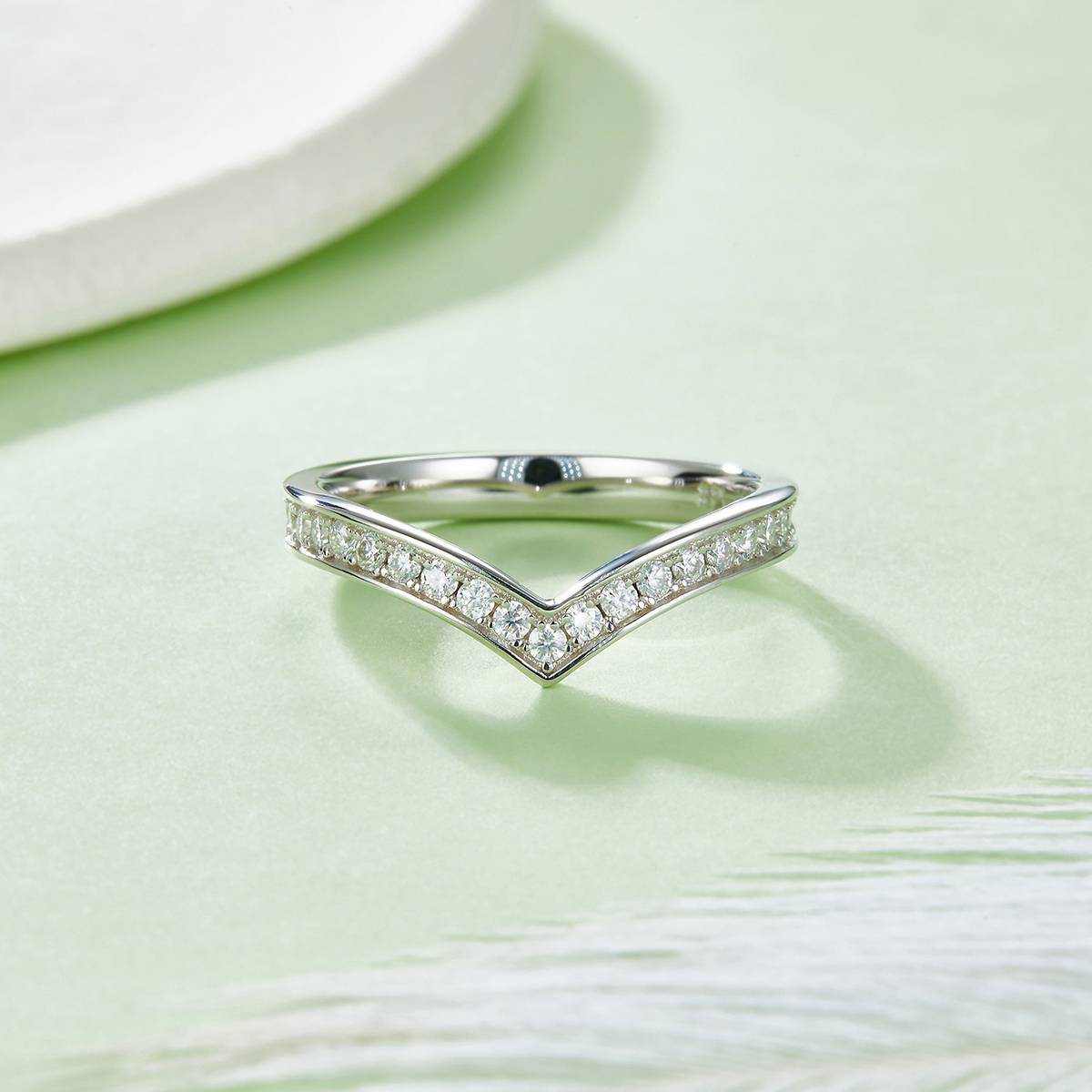 V-Row Ring Full Circle Guard S925 Silver Plated Platinum Moissanite 60 Centimeter D-Grade